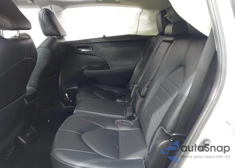 2022 Toyota Highlander Xle z USA, uszkodzony, nr VIN 5TDHZRAH4NS130479